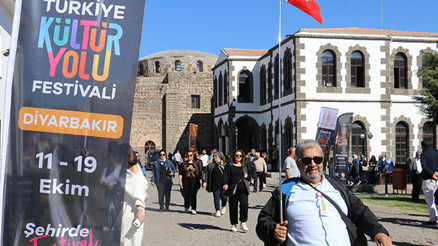 Diyarbakırda Kültür Yolu Festivali’ne yoğun ilgi: Geldiğimiz için çok mutluyuz