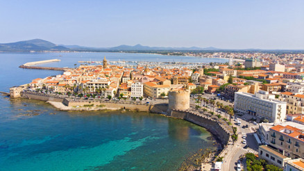 İtalya’nın cennet adasında evler 1 Euro, üstelik taşınana para da var