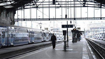 Tren istasyonlarında kontroller artırıldı