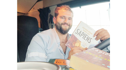 Edebiyatçı TIR şoförü Edebiyatçı TIR şoförü