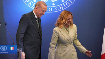 Dünya basınının dikkatini çekti: Cumhurbaşkanı Erdoğandan Meloni’ye esprili uyarı... 13 yıl önce bırakmıştı