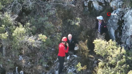 Yürüyüş için çıktığı dağda kayboldu, 3 gündür aranan yaşlı adamı çoban buldu