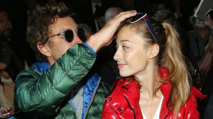 Evleneli 10 yıl oldu, aşk ilk günkü gibi... Ünlü çifte iki erkeğin üstüne kız bebek geldi