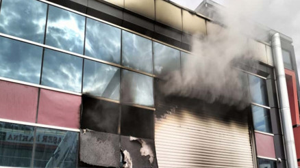 Ankara OSBde korkutan yangın Dumanlar gökyüzünü kapladı