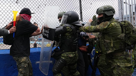Taşlı silahlı saldırı düzenlenmişti: Devlet başkanının aile şirketi yakınında bombalı araç saldırısı Taşlı silahlı saldırı düzenlenmişti: Devlet başkanının aile şirketi yakınında bombalı araç saldırısı