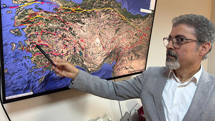Prof. Dr. Sözbilirden tedirgin eden açıklama 3 fayı işaret etti: Deprem üretme zamanı geldi Prof. Dr. Sözbilirden tedirgin eden açıklama 3 fayı işaret etti: Deprem üretme zamanı geldi