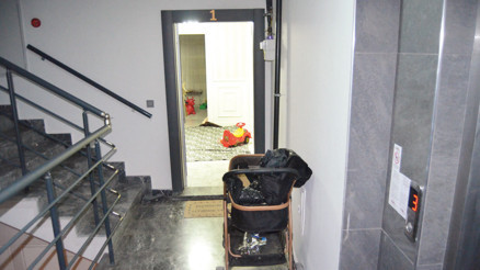 Faciaya açılan kapı