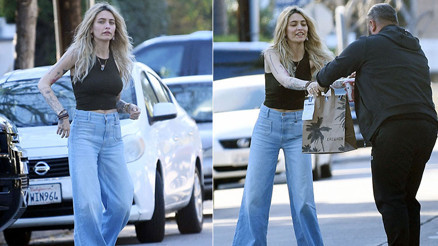 Ünlü şarkıcının tek kızı olarak dünyaya geldi… ‘Babamdan kalan parayla ölene kadar yaşarım’ demişti… Parmağını oynatmadan elde ettiği kazanç dudak uçuklattı