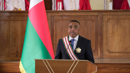 Madagaskar’da Albay Randrianirina, geçici cumhurbaşkanı olarak yemin etti