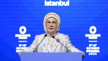 Emine Erdoğan: Sıfır atık, umut ürettiğimiz yepyeni bir dönemin adıdır Emine Erdoğan: Sıfır atık, umut ürettiğimiz yepyeni bir dönemin adıdır