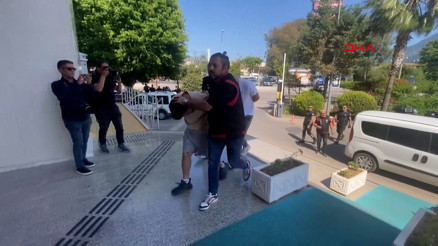 Akaryakıt istasyonunda kadına şiddet davasında sanıklara 6şar yıl 8er ay hapis cezası