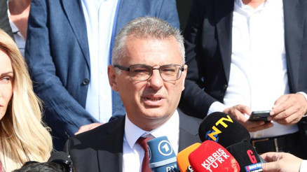 TUFAN ERHÜRMAN KİMDİR, KAÇ YAŞINDA, NERELİ || Kıbrıs (KKTC) Yeni Cumhurbaşkanı Tufan Erhürmanın biyografisive hayatı TUFAN ERHÜRMAN KİMDİR, KAÇ YAŞINDA, NERELİ || Kıbrıs (KKTC) Yeni Cumhurbaşkanı Tufan Erhürmanın biyografisive hayatı