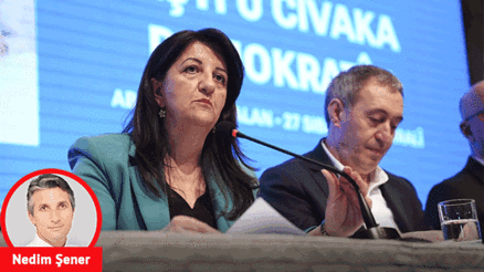 PKK vesayetinden çıkamayan DEM Parti, Öcalan üzerinden ‘Terörsüz Türkiye’ çalışmasını sabote ediyor PKK vesayetinden çıkamayan DEM Parti, Öcalan üzerinden ‘Terörsüz Türkiye’ çalışmasını sabote ediyor