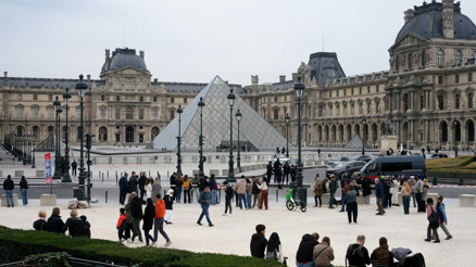 Dünya şokta: Parisin göbeğinde 7 dakikada Louvreu soydular Akıllara durgunluk verecek detaylar ve İçişleri Bakanından itiraf gibi sözler Dünya şokta: Parisin göbeğinde 7 dakikada Louvreu soydular Akıllara durgunluk verecek detaylar ve İçişleri Bakanından itiraf gibi sözler
