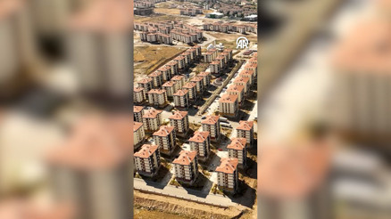 Bakan Kurum, İlk Evim Projesinde yapımı tamamlanan TOKİ konutlarının görüntülerini paylaştı