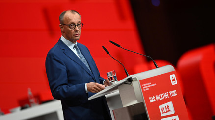 Merz, göçmen tartışmasında geri adım atmadı