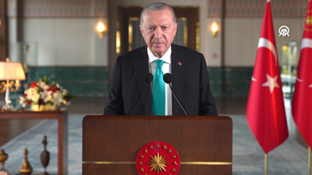 Cumhurbaşkanı Erdoğan, Uluslararası Rize Ticaret ve Ekonomi Kongresi Zirvesine video mesaj gönderdi Cumhurbaşkanı Erdoğan, Uluslararası Rize Ticaret ve Ekonomi Kongresi Zirvesine video mesaj gönderdi