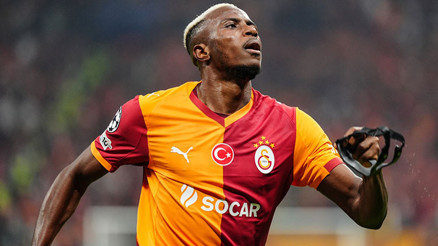 Avrupanın en iyi 5 santrforundan biri Avrupanın en iyi 5 santrforundan biri