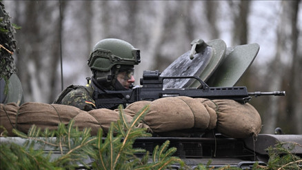 Tatbikatı gerçek sandılar: Almanyada polis ile asker çatıştı