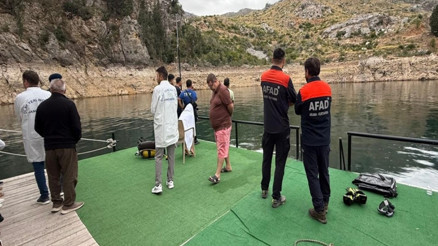 Baraj gölünde kaybolan İrlandalı turisti arama çalışmalarında ikinci gün