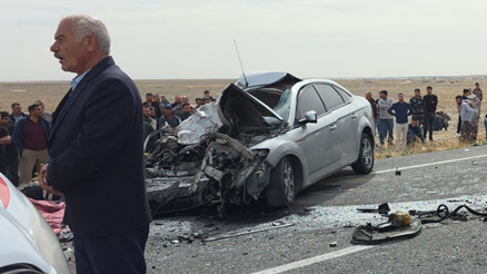 Otomobil kamyona çarptı, 3 kardeş hayatını kaybetti