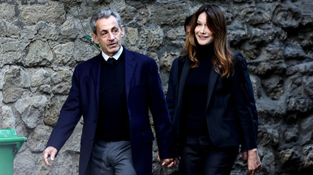 Sarkozyye cezaevinde tehdit: Kaddafinin intikamını alacağız