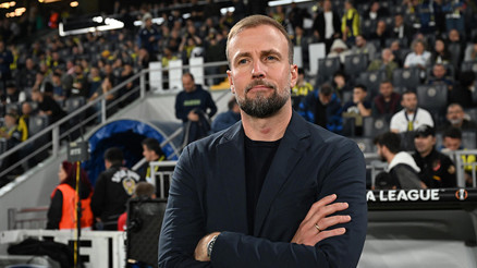 Stuttgart Teknik Direktörü Sebastian Hoeness: Fenerbahçe’ye karşı İstanbul’da oynamak zor Atmosfer takıma yansıdı Stuttgart Teknik Direktörü Sebastian Hoeness: Fenerbahçe’ye karşı İstanbul’da oynamak zor Atmosfer takıma yansıdı