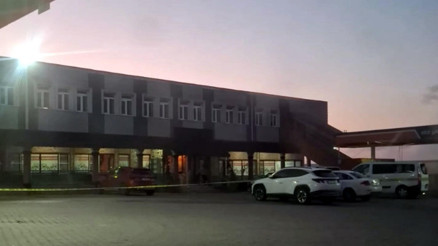 Restoranda yemek yiyenlere tabancayla ateş açtı: 1 ölü, 1 yaralı