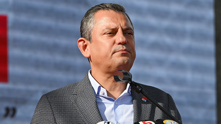 CHP Genel Başkanı Özel, İsviçre Sosyal Demokrat Partisinin kongresinde konuştu