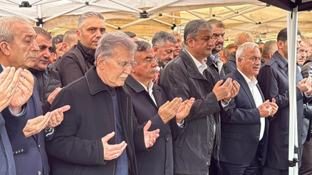 Eski TBMM Başkanı Mehmet Ali Şahinin babası son yolculuğuna uğurlandı Eski TBMM Başkanı Mehmet Ali Şahinin babası son yolculuğuna uğurlandı