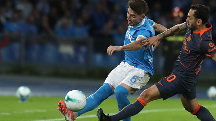 Hakan Çalhanoğlunun golüne rağmen Inter, Napoliye 3-1 kaybetti