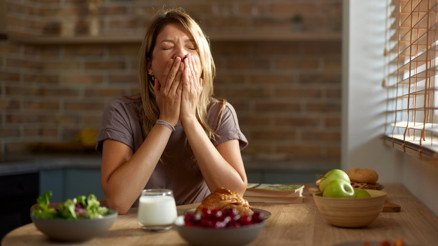 Bu hareketi her gün defalarca yapıyor, nedenini bildiğimizi sanıyoruz... Bilim insanları anlattı: Gerçek sebep bambaşkaymış Bu hareketi her gün defalarca yapıyor, nedenini bildiğimizi sanıyoruz... Bilim insanları anlattı: Gerçek sebep bambaşkaymış