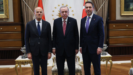 Cumhurbaşkanı Erdoğan, İtalyan ENI Başkanı Descalzi’yi kabul etti