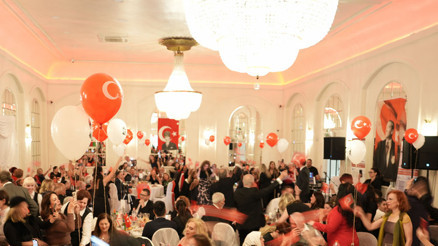 Londrada Cumhuriyetin 102. yılına görkemli kutlama