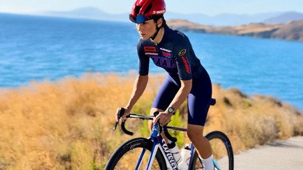 Koşu Parkurlarından, Bisiklet Podyumunun Zirvesine: Şampiyon Gökçe Demirsoyun Başarı Sırrı Koşu Parkurlarından, Bisiklet Podyumunun Zirvesine: Şampiyon Gökçe Demirsoyun Başarı Sırrı