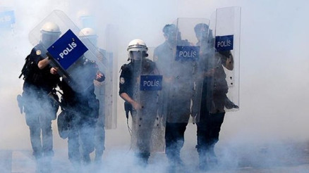 İki polise biber gazı soruşturması