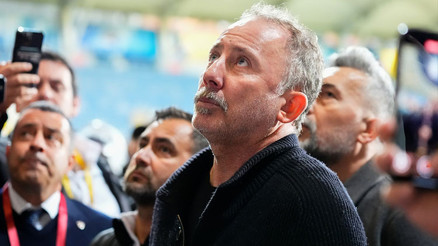 Sergen Yalçın, Kasımpaşa maçı sonrası yaşananları takımına aktardı: Beni ağlattı