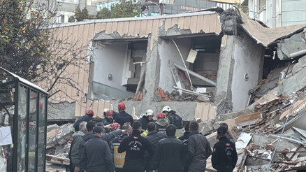 Kocaeli Gebzede bina çöktü Arama çalışmaları başlatıldı