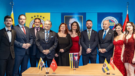 Fenerbahçeliler Derneğinden Cumhuriyetin 102. yılına coşkulu kutlama Fenerbahçeliler Derneğinden Cumhuriyetin 102. yılına coşkulu kutlama