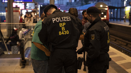 Almanyada tren gar güvenliği alarmı