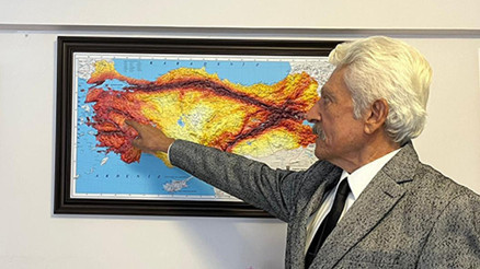 Prof. Dr. Pampal açıkladı: Depremler devam edecek | İstanbulu etkileyecek fay yeterli enerji biriktirmiş durumda Prof. Dr. Pampal açıkladı: Depremler devam edecek | İstanbulu etkileyecek fay yeterli enerji biriktirmiş durumda