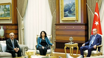 PKK’nın çekilme kararı sonrası DEM heyeti Beştepe’de