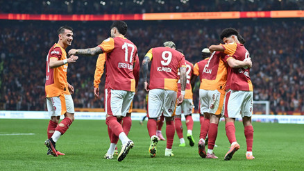 Lider Galatasaray, kritik maçta Trabzonsporu ağırlıyor