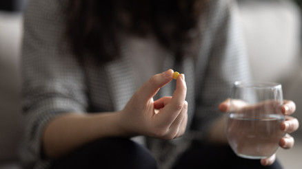 Hepimiz bunu yapıyoruz ama kalıcı hasara sebep olabiliyor Kendi başınıza sakın ağrı kesici içmeyin