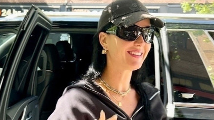 Önce kocasından sonra nişanlısından ayrılmıştı: Yaralı kalbiyle bulduğu yeni aşkı da gitmesin diye falcılara, medyumlara sığındı Önce kocasından sonra nişanlısından ayrılmıştı: Yaralı kalbiyle bulduğu yeni aşkı da gitmesin diye falcılara, medyumlara sığındı