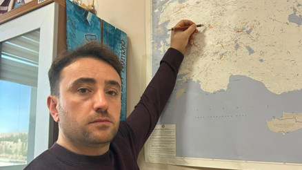 Haritada açıkça görülüyor dedi ve uyardı: 6 büyüklüğünde bir deprem daha yaşanabilir Haritada açıkça görülüyor dedi ve uyardı: 6 büyüklüğünde bir deprem daha yaşanabilir