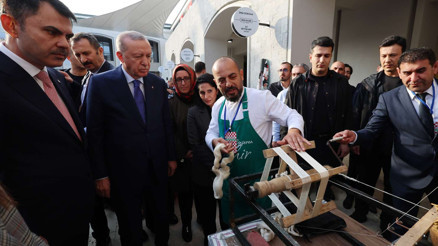 Cumhurbaşkanı Erdoğan, Atatürk Havalimanı Millet Bahçesinde Usta Eller Sanatçıları Çarşısını ziyaret etti