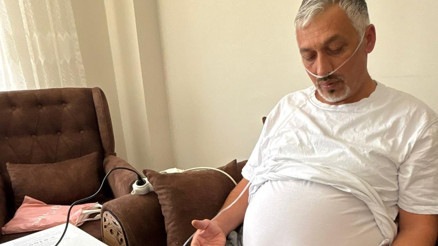 Yürüyünce şişiyor derdine şifa arıyor... Bir babanın en zor sınavı Yürüyünce şişiyor derdine şifa arıyor... Bir babanın en zor sınavı