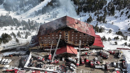 Boludaki otel yangınında 8 yakınını kaybeden avukattan bakanlık yetkililerinin tutuklanması talebi Boludaki otel yangınında 8 yakınını kaybeden avukattan bakanlık yetkililerinin tutuklanması talebi