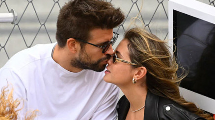 Genç aşkı için 12 yıllık yuvasını dağıtmıştı... Daha ihanetin bedelini ödeyen olmadı... Ayrılık söylentisine öpücük yağmuruyla yanıt Genç aşkı için 12 yıllık yuvasını dağıtmıştı... Daha ihanetin bedelini ödeyen olmadı... Ayrılık söylentisine öpücük yağmuruyla yanıt